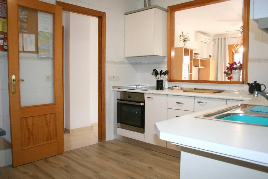 Beachside Apartment In The Centre Of El Campello Exteriör bild